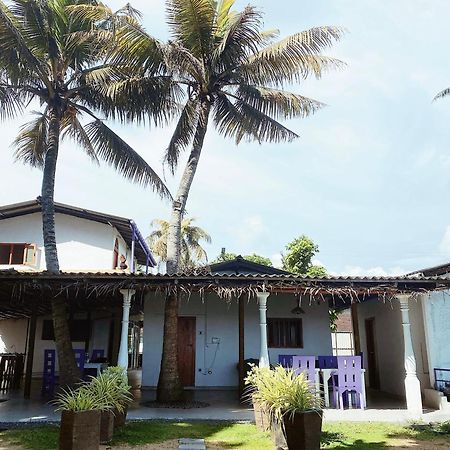 Together Beach House Midigama East Exterior photo
