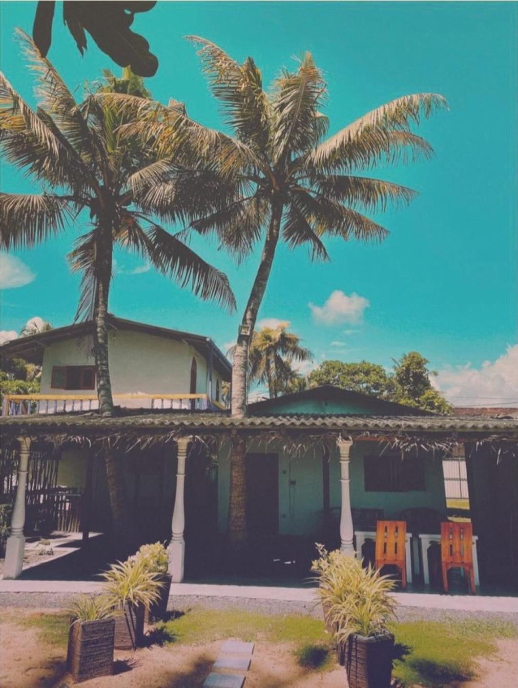 Together Beach House Midigama East Exterior photo