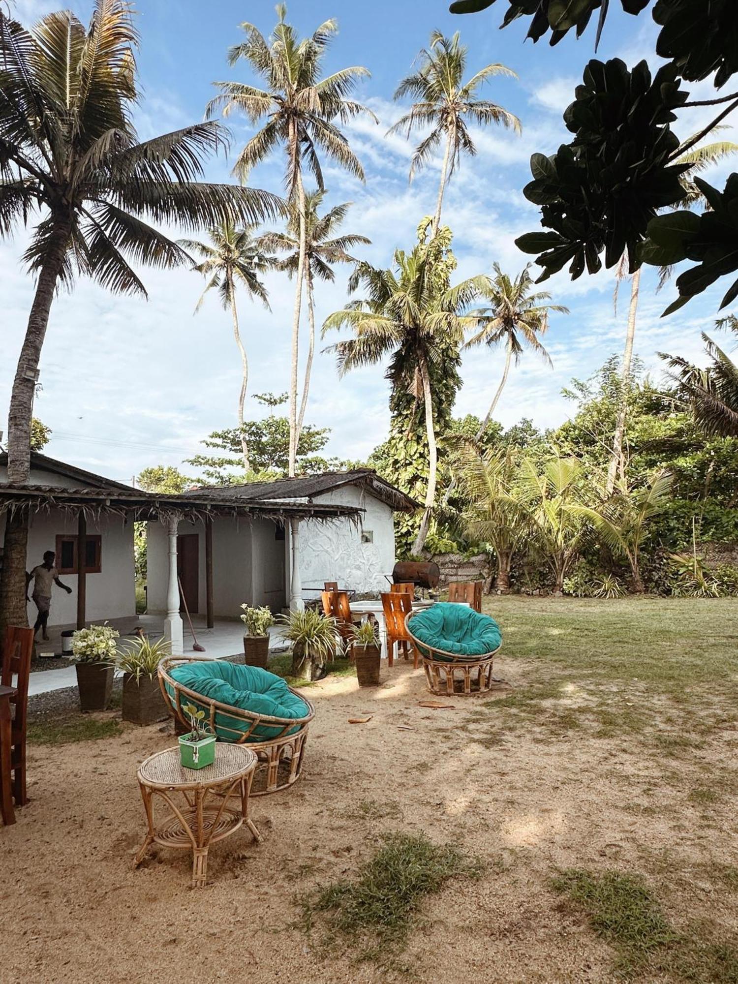 Together Beach House Midigama East Exterior photo