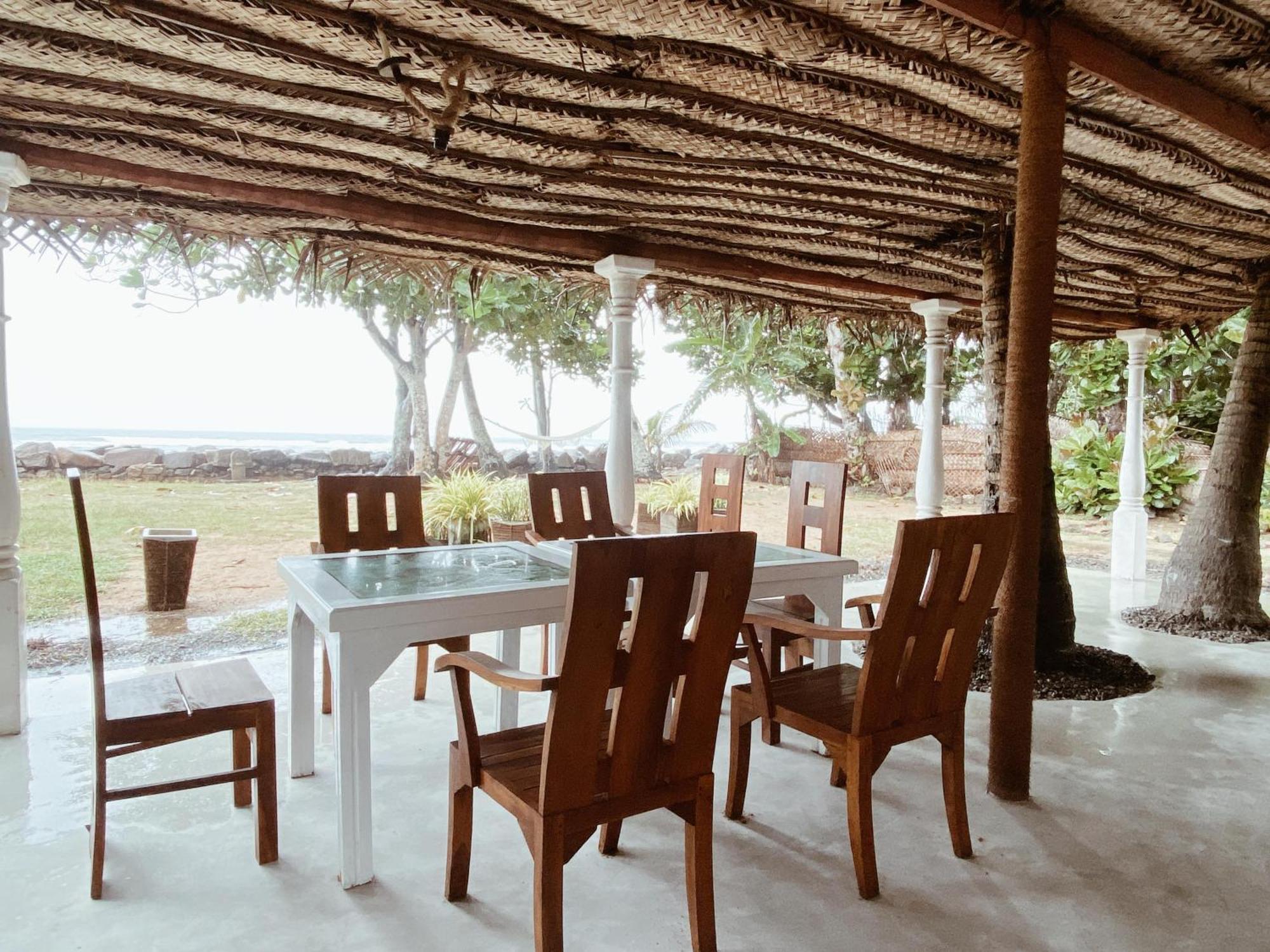 Together Beach House Midigama East Exterior photo