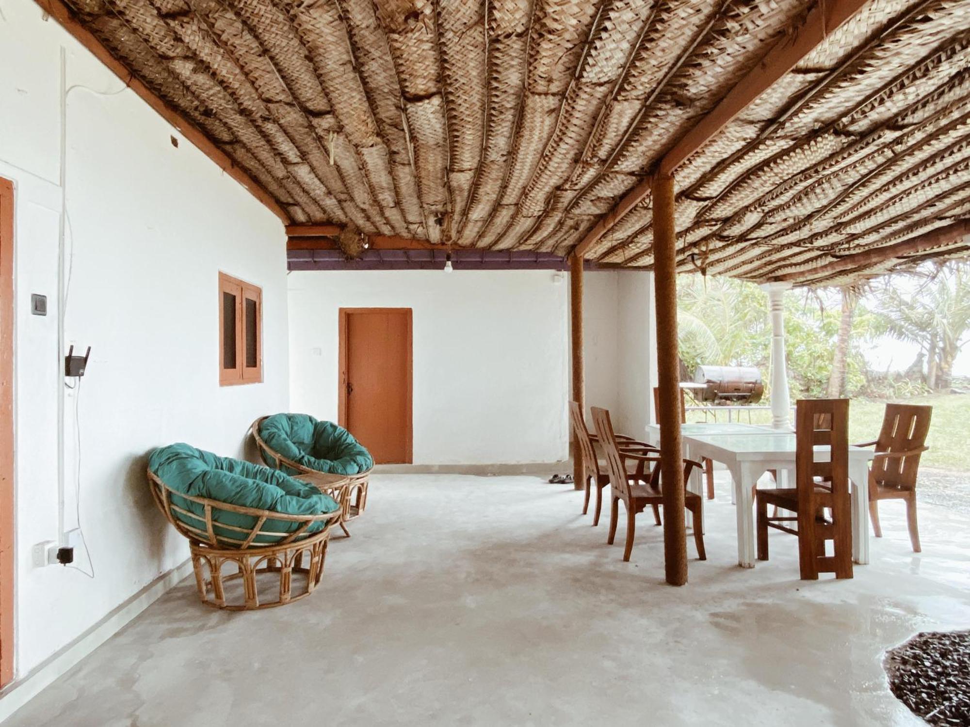 Together Beach House Midigama East Exterior photo